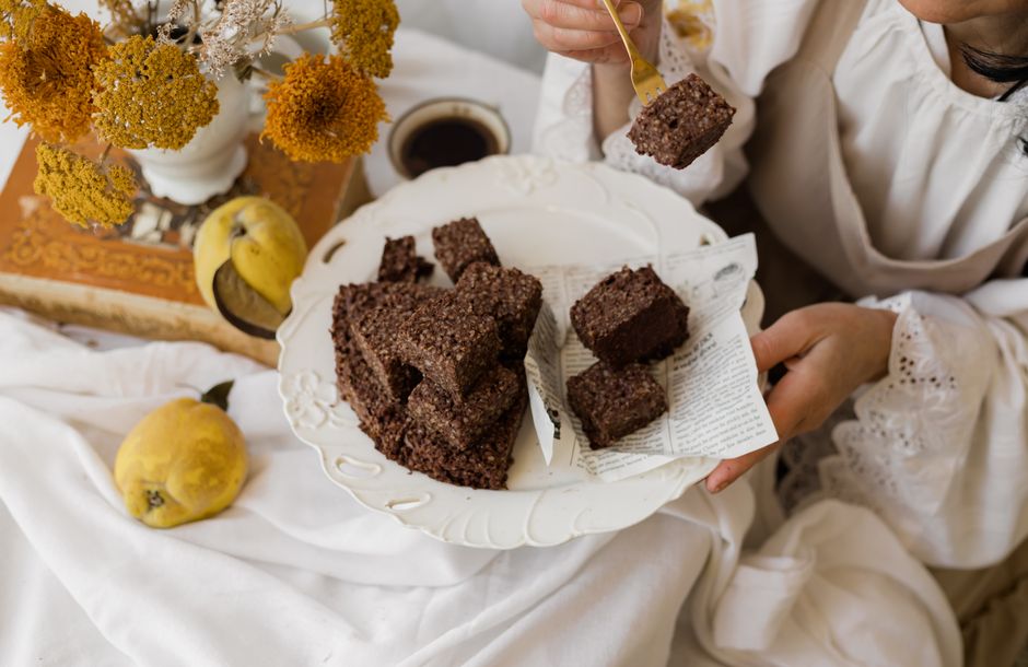 Aesthetic moodboard displaying cozy cottagecore, baking, and vintage lifestyle concepts